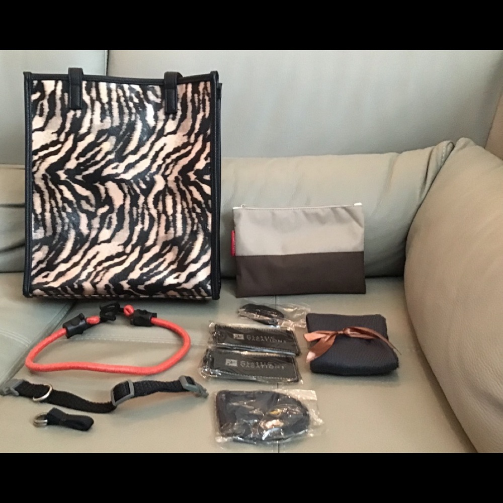 TRAVELING KIT (nine pieces)